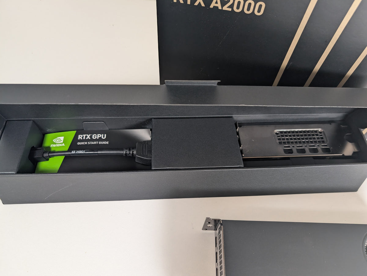 NVIDIA RTX A2000 12GB GDDR6 Workstation & KI Grafikkarte inkl. Zubehör