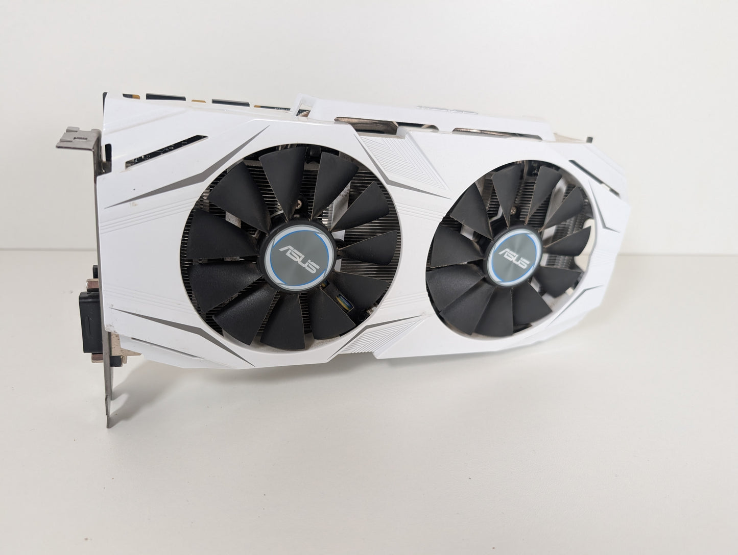 Asus GTX1070 8GB GDDR5 Dual White Gaming Edition Grafikkarte