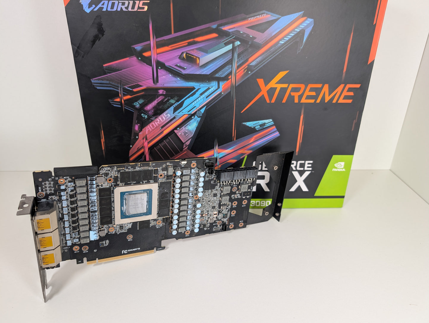 Aorus RTX3090 24GB GDDR6X Master Ki, Workstation & Gaming GPU - OHNE KÜHLER!