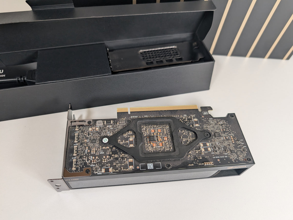 NVIDIA RTX A2000 12GB GDDR6 Workstation & KI Grafikkarte inkl. Zubehör